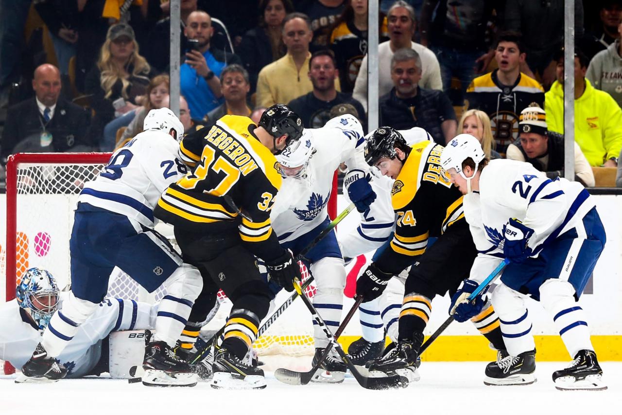 Bruins vs maple leafs